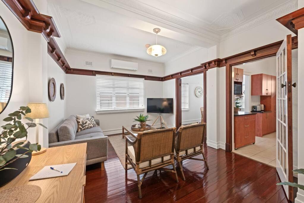 Appartamento Art Deco In Ascot! ~ 2 Bed / 1 Bath / 1 Car Brisbane Esterno foto